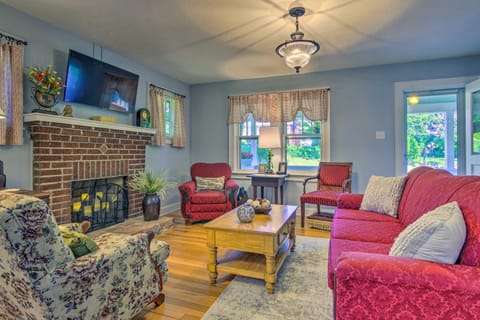 Restored Mars Hill Home on 1 Acre Walk to Town! House in Mars Hill