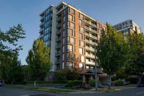 Property building, Street view, Location