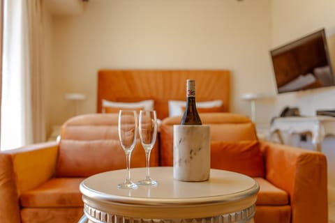 Bed, TV and multimedia, View (from property/room), Living room, Food and drinks, Food and drinks, Bedroom, Drinks, Drinks, Alcoholic drinks, Alcoholic drinks, VIP, VIP