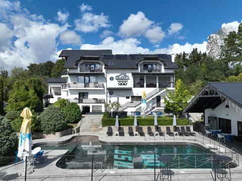 Property building, Swimming pool