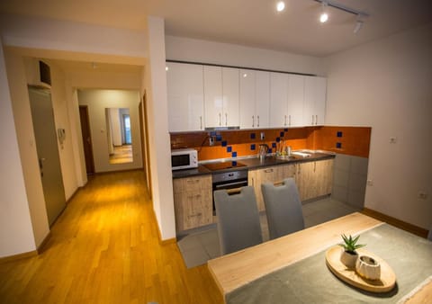 Kitchen or kitchenette, Dining area, kitchen
