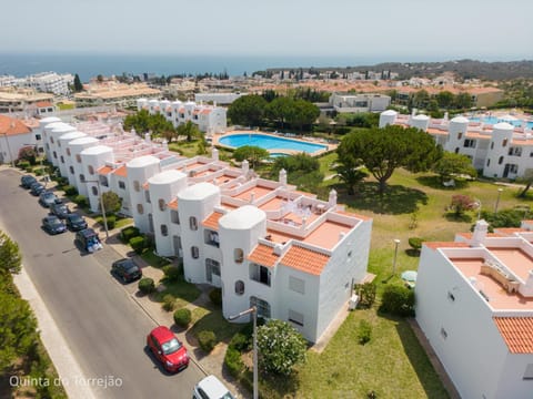 Property building, Natural landscape, Pool view, Sea view, Swimming pool, Location, Quiet street view, Parking
