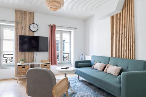Communal lounge/ TV room, Living room, Seating area