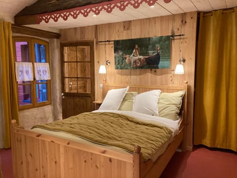 Bed, Bedroom