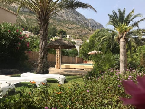 Natural landscape, Garden, Garden view, Mountain view, Swimming pool