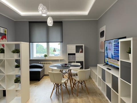 Communal lounge/ TV room, TV and multimedia, Living room