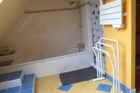 Agréable maison entre plage (900m) et forêt (600m) House in Brittany