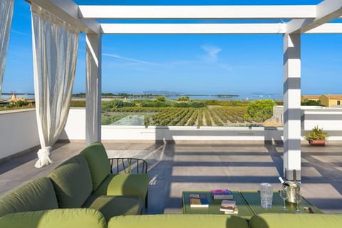 Natural landscape, Balcony/Terrace, Sea view
