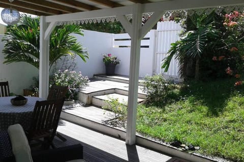 Patio, Facade/entrance