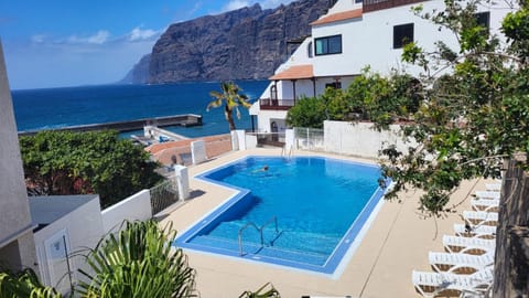 Mountain view, Pool view, Sea view, Swimming pool, sunbed