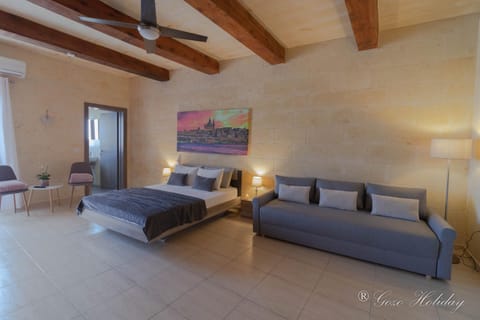 Bed, Bathroom, Coffee/tea facilities, Balcony/Terrace, Living room, Photo of the whole room, Seating area, Bedroom, minibar, air conditioner