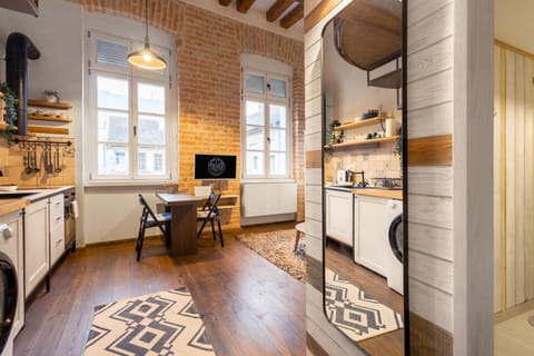 TV and multimedia, Kitchen or kitchenette, oven, pet friendly, stove