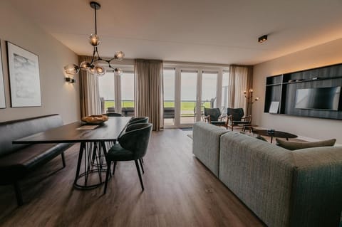 View (from property/room), Seating area, Dining area, Sea view