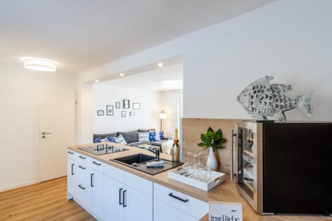 TV and multimedia, Kitchen or kitchenette, stove