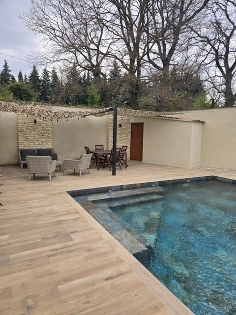 Un petit coin de Bali avec SPA et piscine privés House in Carpentras