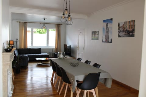 Living room, Seating area, Dining area