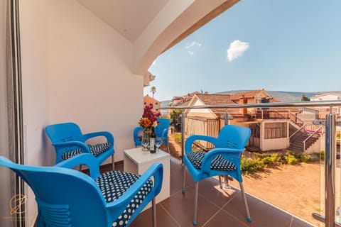 View (from property/room), Balcony/Terrace, Garden view, Sea view, Quiet street view