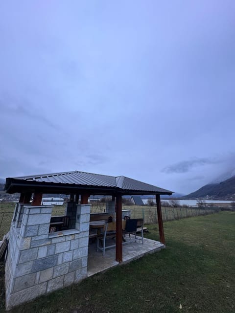 Day, Natural landscape, Lake view, Mountain view, River view