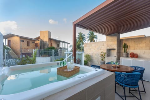 BBQ facilities, Hot Tub, Balcony/Terrace, Dining area, Garden view, Sea view, pet friendly