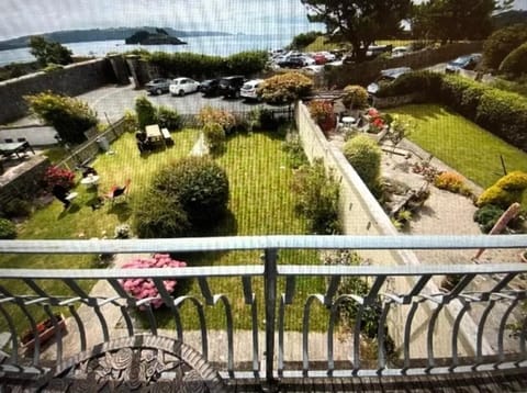 Beautiful Sea Front Cottage in the Ocean City House in Plymouth
