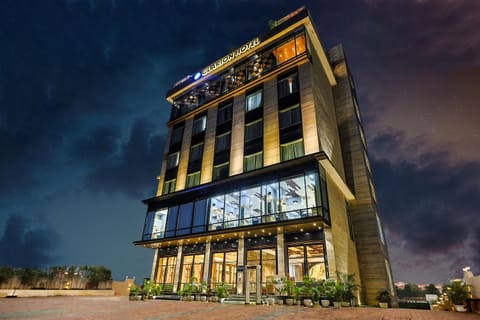 Facade/entrance