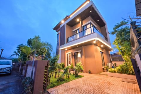 Property building, Street view