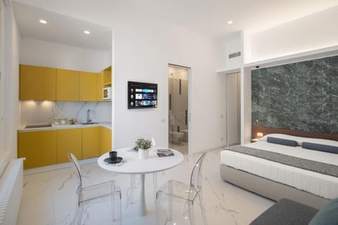 TV and multimedia, Photo of the whole room, Seating area