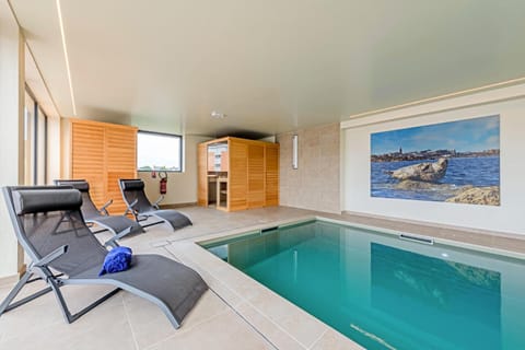 Sauna, Swimming pool