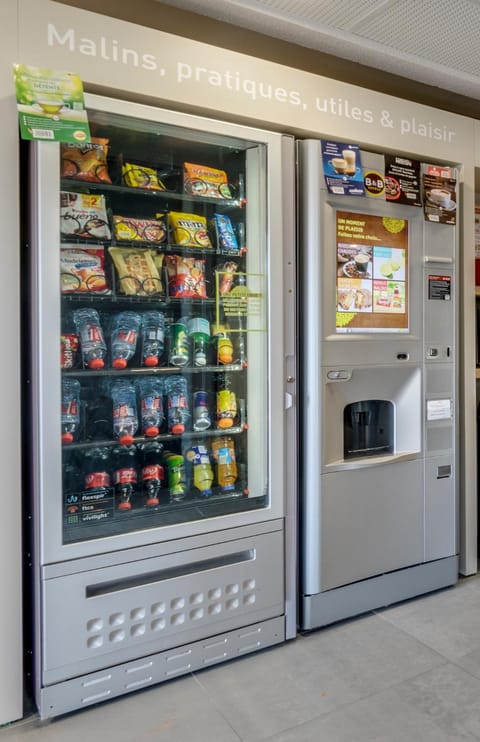 Food and drinks, vending machine