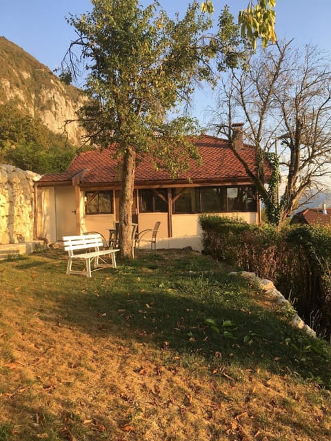 Property building, Garden, Garden, Garden view, Mountain view