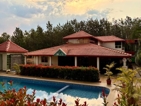 Property building, Swimming pool