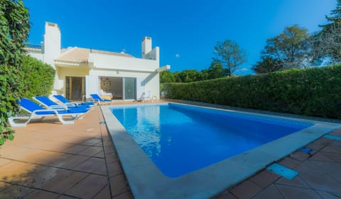 Property building, Pool view, Swimming pool, sunbed