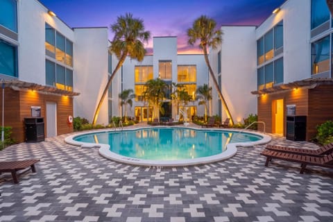Swimming pool