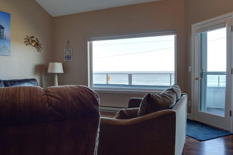 Bay Echo House in Depoe Bay