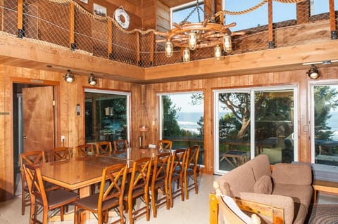 Crows Nest House in Newport