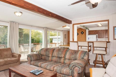 Lake Point Hideaway House in Neotsu