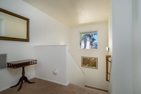 Lawtons View House in Lincoln City