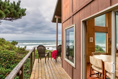 RidgeTop House in Lincoln City