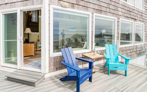 Seas the Day House in Lincoln City