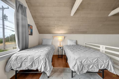 Seaside Cove Vue House in Seaside