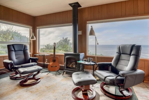 Serendipity House in Depoe Bay