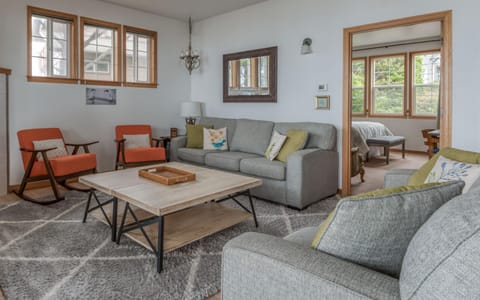 Sheltering Pines House in Lincoln Beach