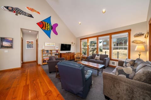 Swallows Nest House in Pacific City