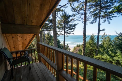 The Cedar House House in Otter Rock