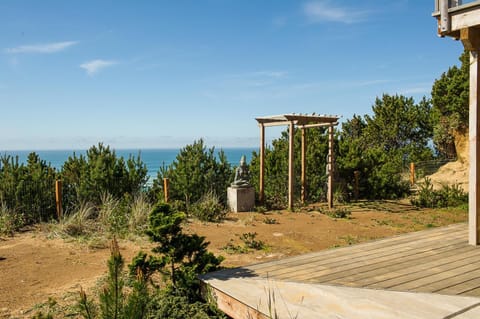 Om Home House in Gleneden Beach