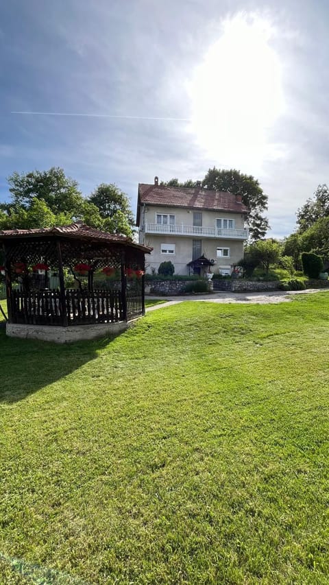 Inner courtyard view