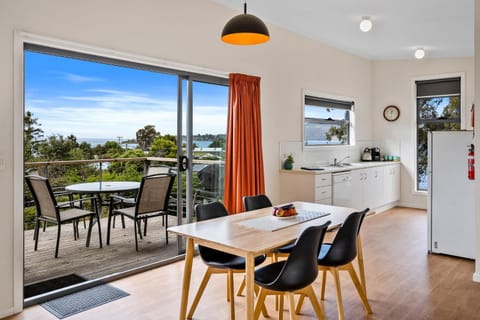 Sunrise Cottage- Dover Tasmania Apartment in Dover