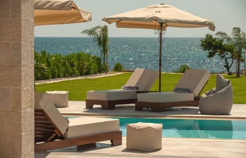 Pool view, Sea view, Swimming pool, sunbed