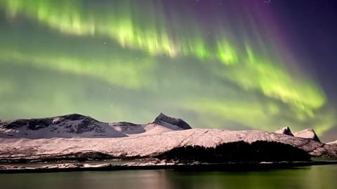 Efjord and Stetind Resort - Cabin Kobbernestinden Cabin in Nordland, Norway