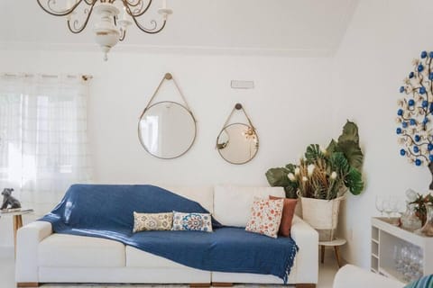 Casa Blanca Neoclassical Comfort, Búzios/RJ House in Armacao dos Buzios